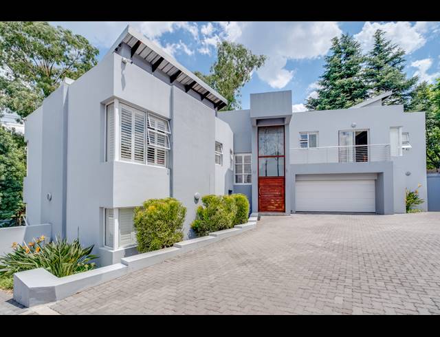 5 BEDROOM HOUSE FOR SALE IN BRYANSTON